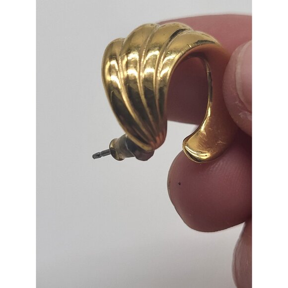 Vintage Gold Tone Monet Pierced Earrings Swirl C Half Hoop Classic - Picture 6 of 7
